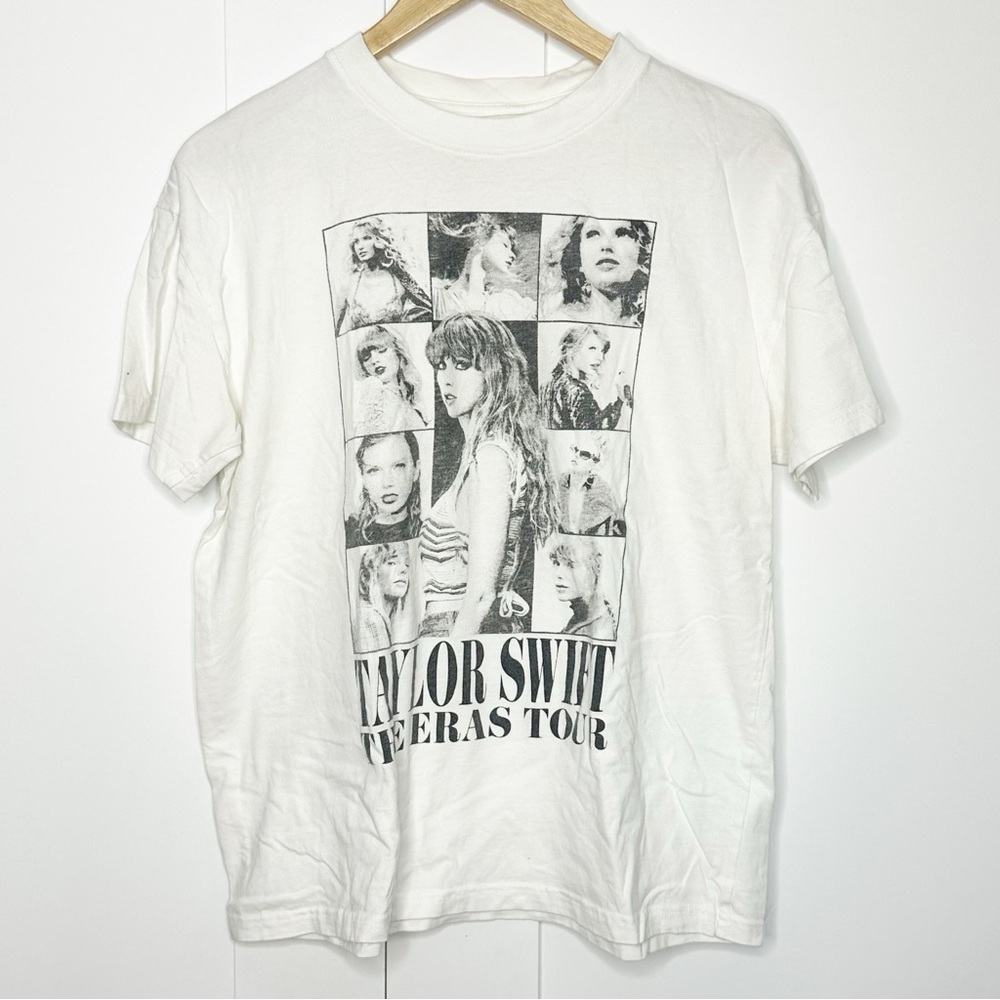 Taylor Swift The Eras Tour 23-24 Official Shirt Small Swifties Pop Star cotton